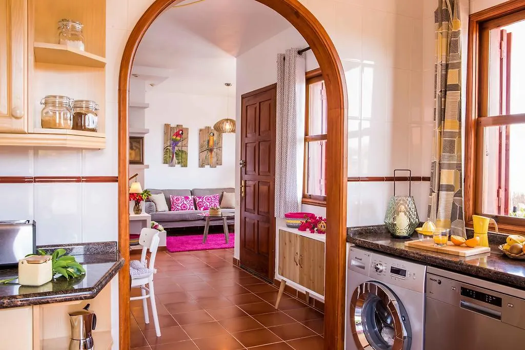 Casa Hedera Villa Brena Baja 0*,
